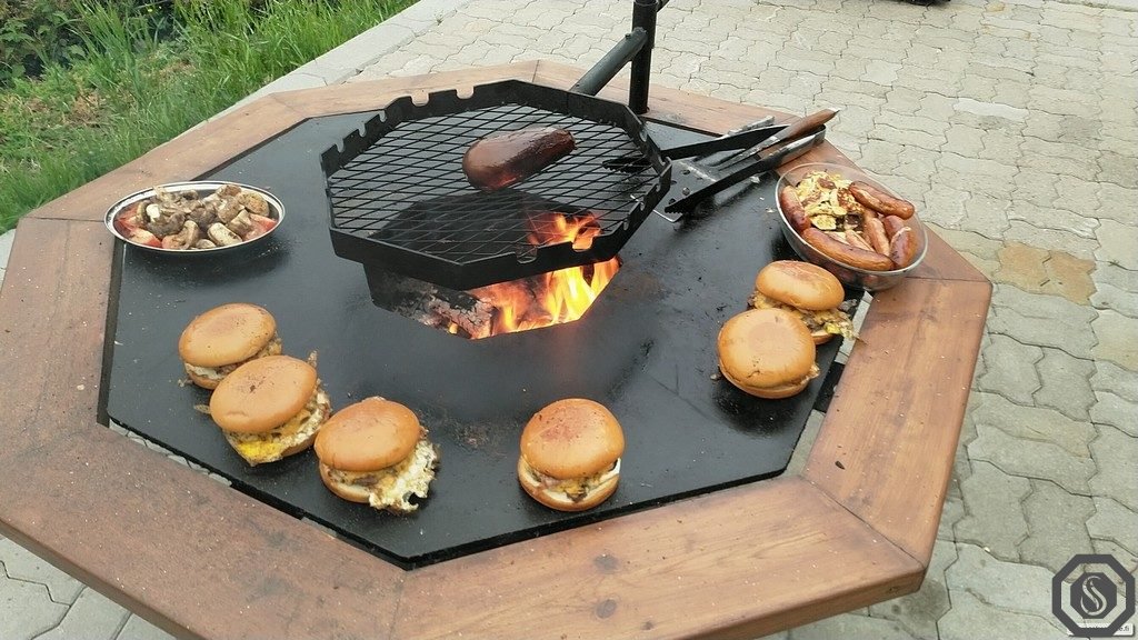 Oaksmoke Octet Grill - Suomessa valmistettu puugrilli. Avainlipputuote.